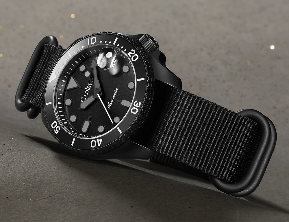 Cadisen GMT — Reloj automático con bisel cerámico y zafiro