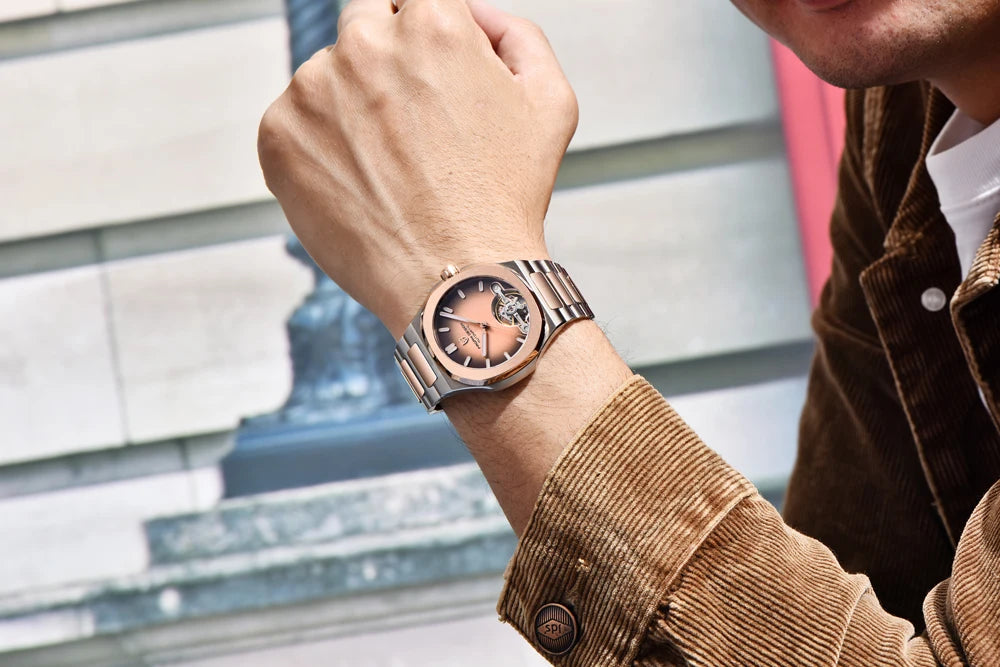 Pagani Design Semi Skeleton — Reloj automático con rotor visible y zafiro AR