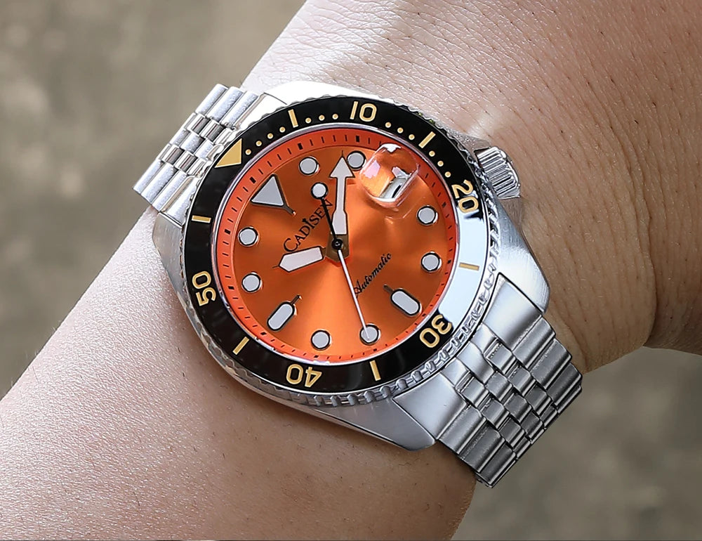 Cadisen GMT — Reloj automático con bisel cerámico y zafiro