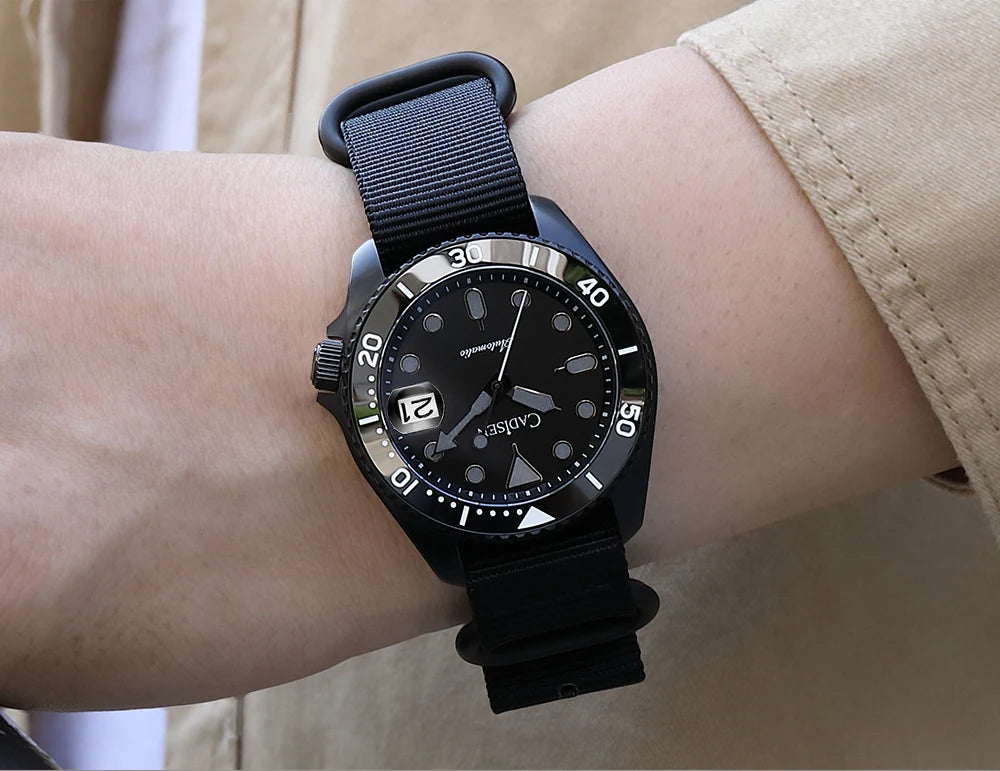 Cadisen GMT — Reloj automático con bisel cerámico y zafiro